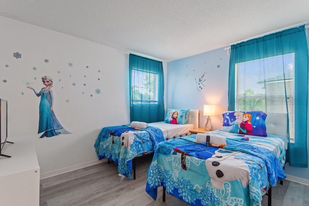 Haines City Single Family Home with Girls Princess Bedroom